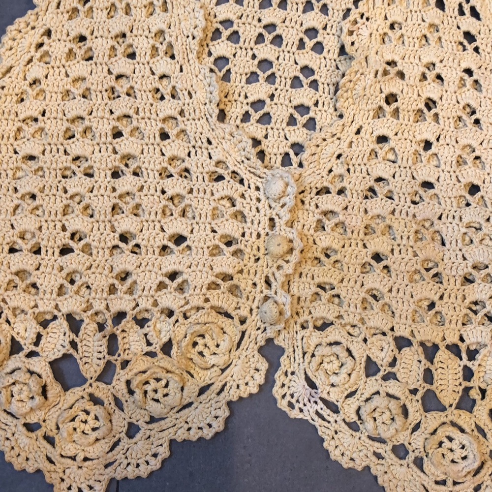 One Step Up Crocheted Vest - Picture 4 of 13